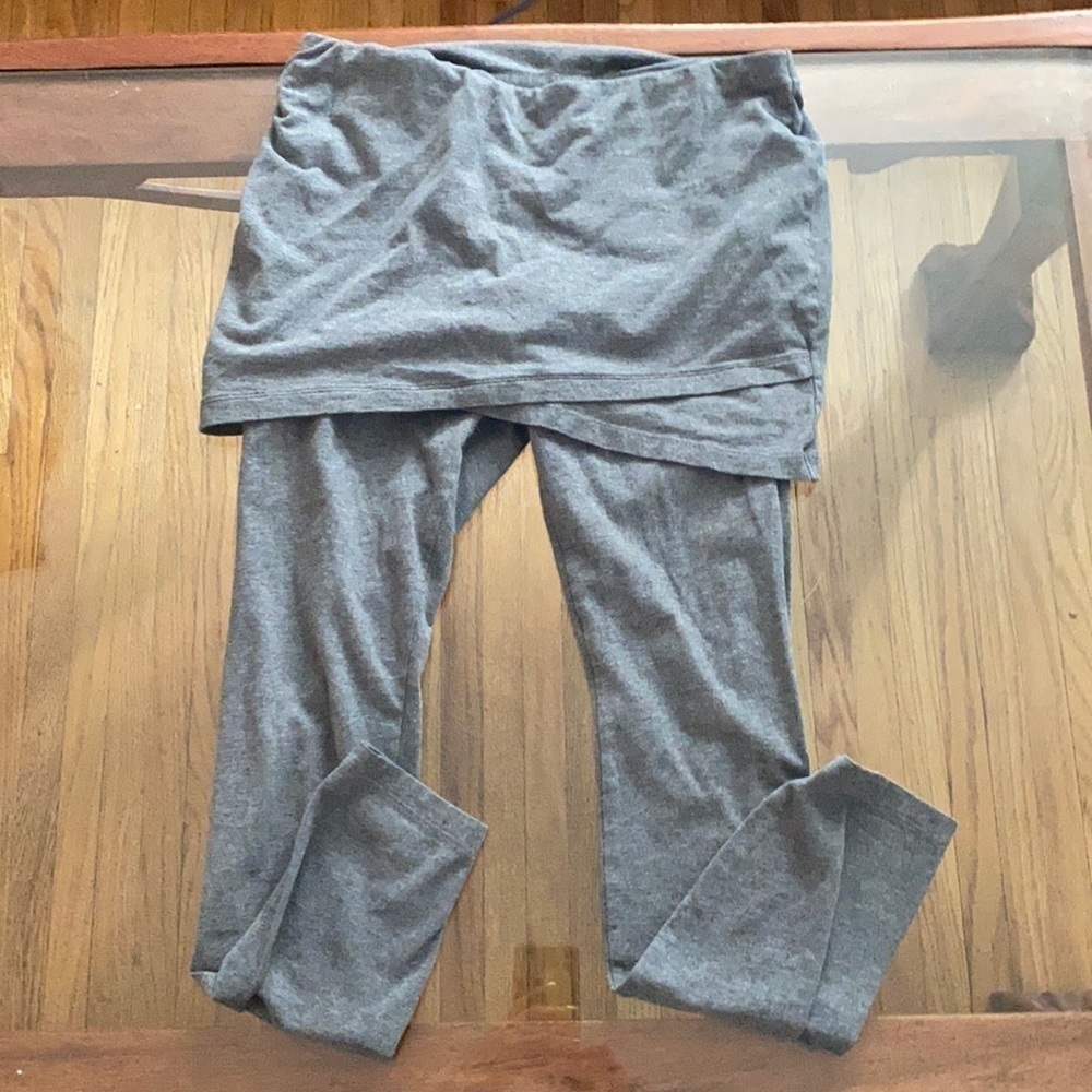 Cabi Stone Gray M'leggings with Skirt Size Small cotton modest workout attire